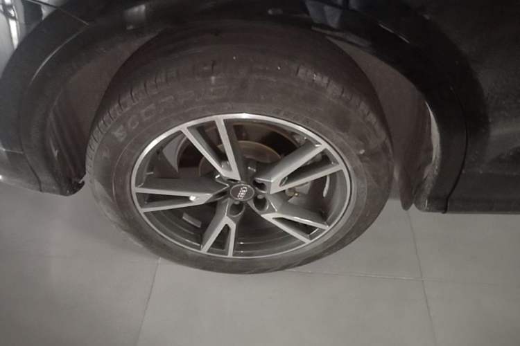 Used Audi Q5L 2020 Updated 40 TFSI Prestige Fashion Edition Right Rear Wheel Hub