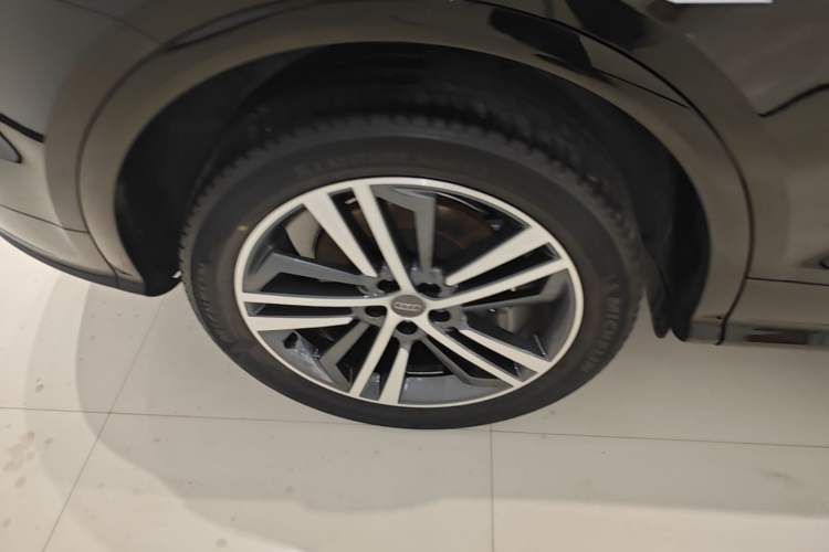 Used Audi Q5L 2020 Updated 40 TFSI Prestige Fashion Edition Right Rear Wheel Hub