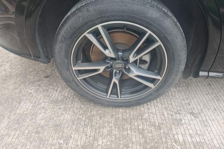 Used Audi Q5L 2020 Updated 40 TFSI Prestige Fashion Edition Right Rear Wheel Hub
