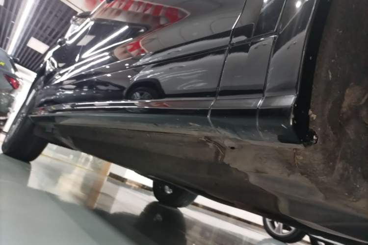 Used Audi Q5L 2020 45 TFSI Prestige Fashion Model Right Side Sill