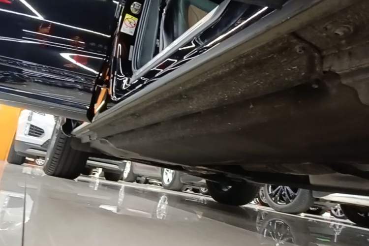 Used Audi Q5L 2020 Updated 40 TFSI Prestige Fashion Edition Right Side Sill