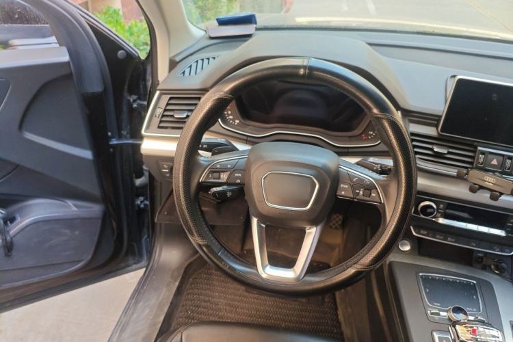 Used Audi Q5L 2020 Updated 40 TFSI Prestige Fashion Edition Steering Wheel