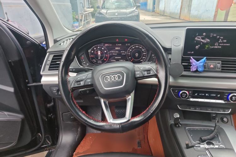 Used Audi Q5L 2020 Updated 40 TFSI Prestige Fashion Edition Steering Wheel