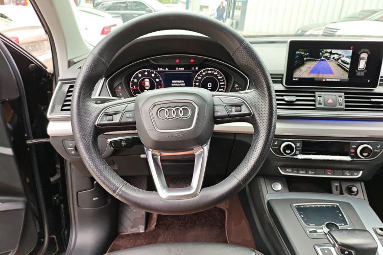 Used Audi Q5L 2020 Updated 40 TFSI Prestige Fashion Edition Steering Wheel