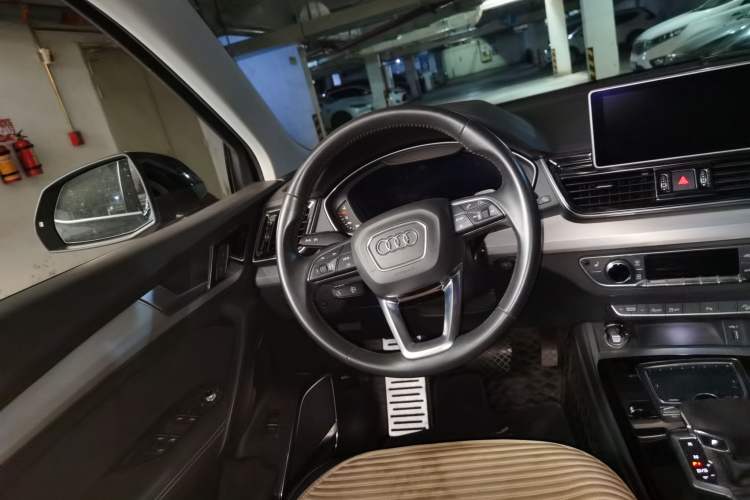 Used Audi Q5L 2020 40 TFSI Prestige Fashion Edition Steering Wheel