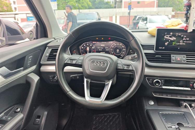 Used Audi Q5L 2020 Updated 40 TFSI Prestige Fashion Edition Steering Wheel