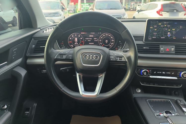 Used Audi Q5L 2020 Updated 40 TFSI Prestige Fashion Edition Steering Wheel
