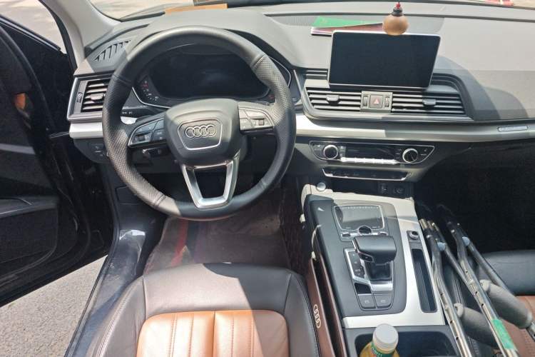 Used Audi Q5L 2020 Updated 40 TFSI Prestige Fashion Edition Steering Wheel