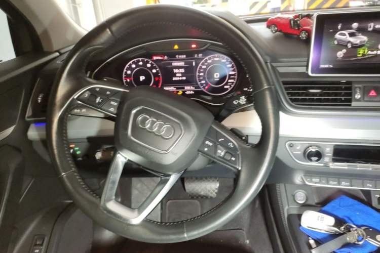 Used Audi Q5L 2020 40 TFSI Prestige Fashion Edition Steering Wheel