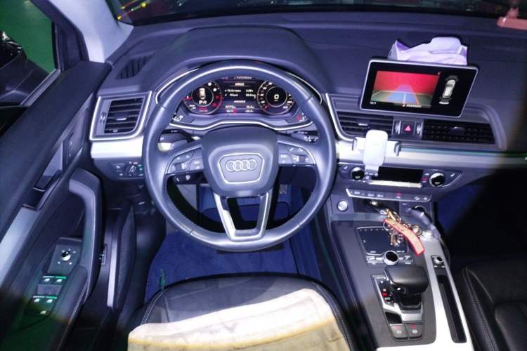 Used Audi Q5L 2020 Updated 40 TFSI Prestige Fashion Edition Steering Wheel