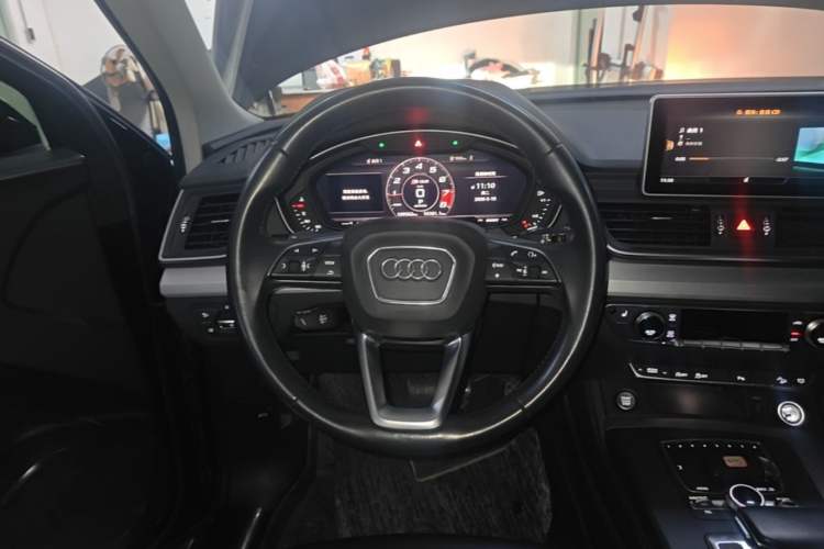 Used Audi Q5L 2020 Updated 40 TFSI Prestige Fashion Edition Steering Wheel