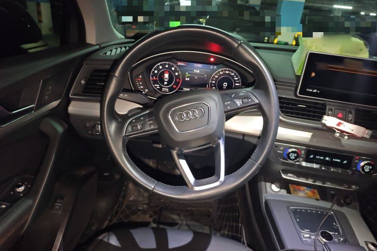 Used Audi Q5L 2020 Updated 40 TFSI Prestige Fashion Edition Steering Wheel