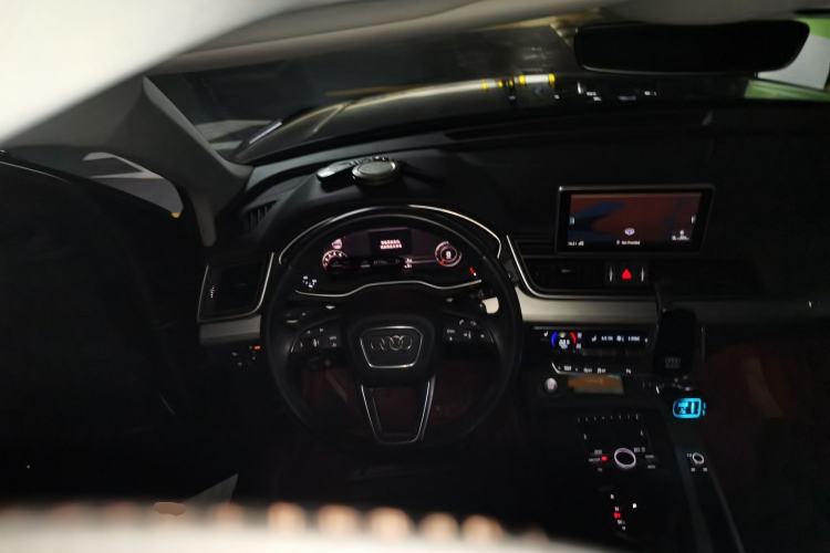 Used Audi Q5L 2020 Updated 40 TFSI Prestige Fashion Edition Steering Wheel