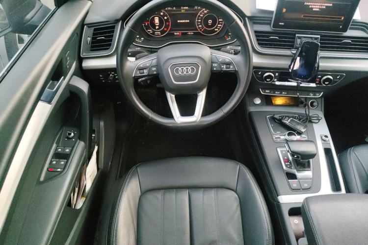 Used Audi Q5L 2020 Updated 40 TFSI Prestige Fashion Edition Steering Wheel