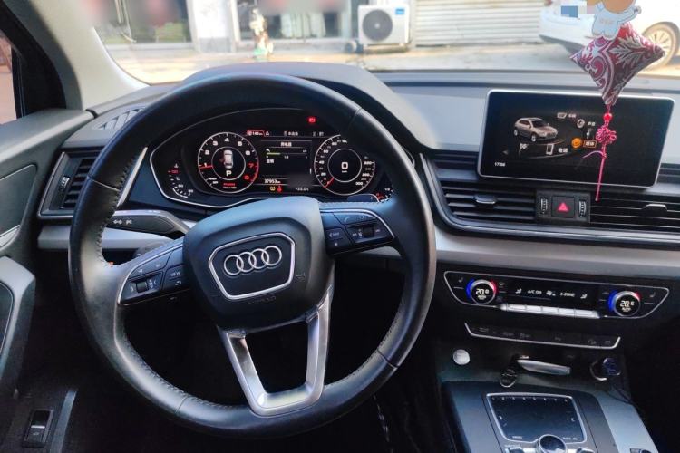 Used Audi Q5L 2020 Updated 40 TFSI Prestige Fashion Edition Steering Wheel