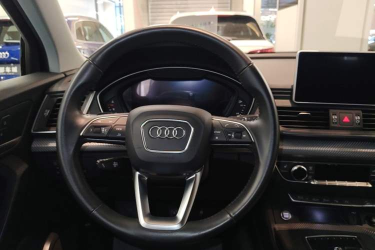 Used Audi Q5L 2020 45 TFSI Prestige Fashion Model Steering Wheel
