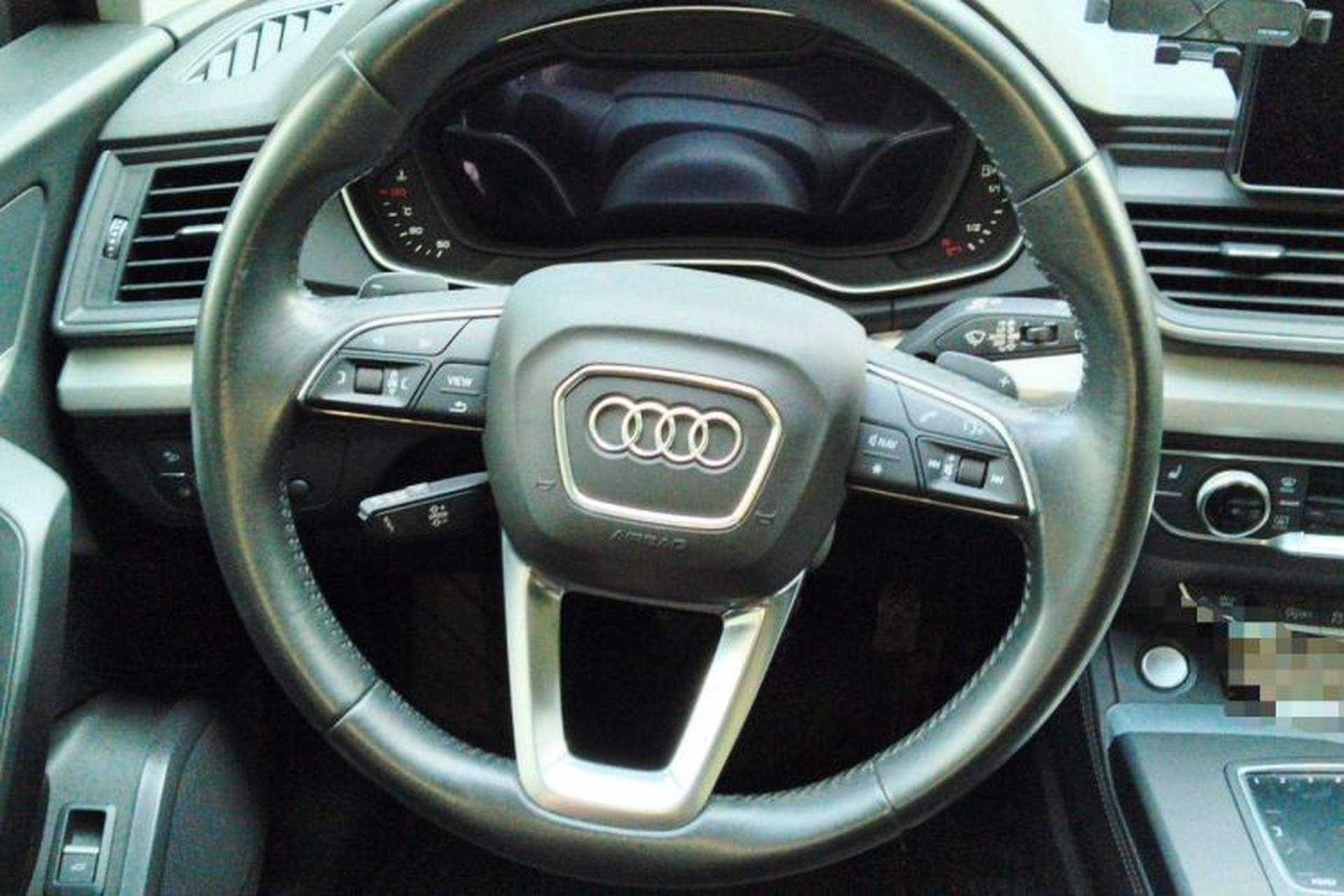 Used Audi Q5L 2020 Updated 40 TFSI Prestige Fashion Edition Steering Wheel