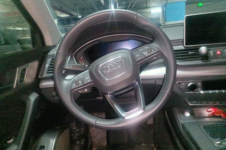 Used Audi Q5L 2020 45 TFSI Prestige Fashion Model Steering Wheel