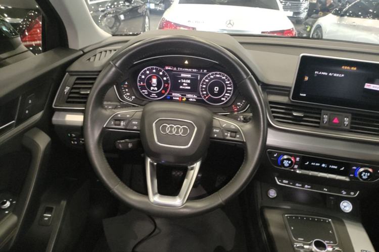 Used Audi Q5L 2020 Updated 40 TFSI Prestige Fashion Edition Steering Wheel