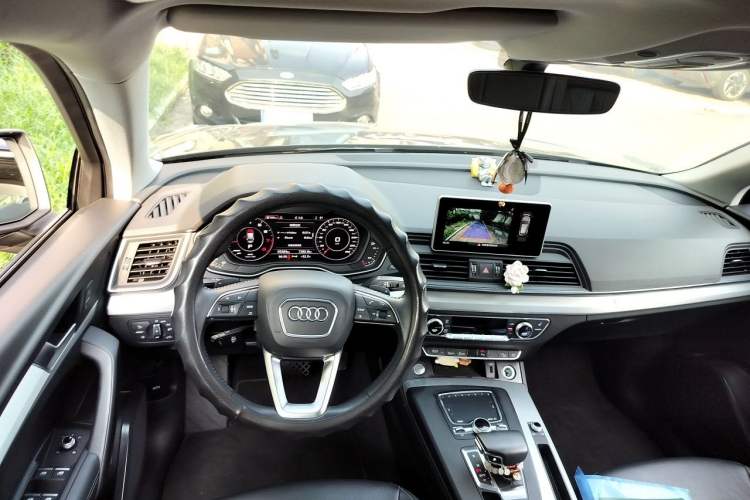 Used Audi Q5L 2020 Updated 40 TFSI Prestige Fashion Edition Steering Wheel