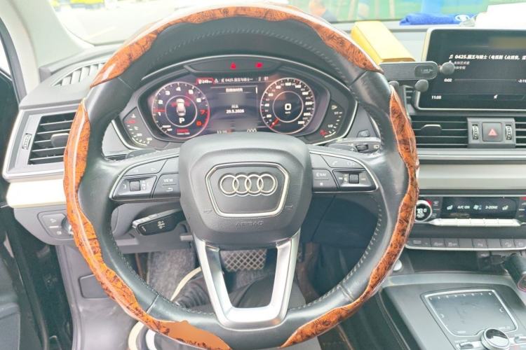Used Audi Q5L 2020 Updated 40 TFSI Prestige Fashion Edition Steering Wheel