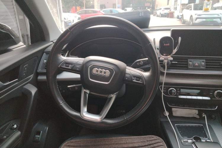 Used Audi Q5L 2020 Updated 40 TFSI Prestige Fashion Edition Steering Wheel