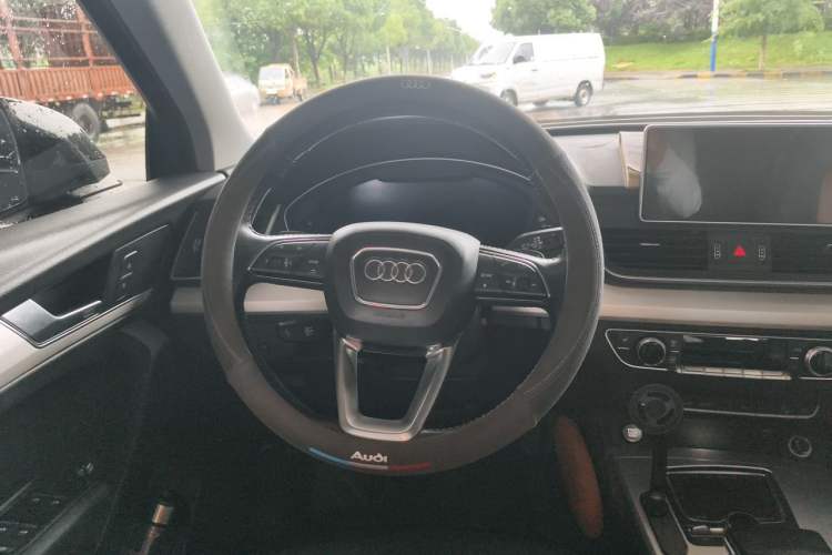 Used Audi Q5L 2020 Updated 40 TFSI Prestige Fashion Edition Steering Wheel