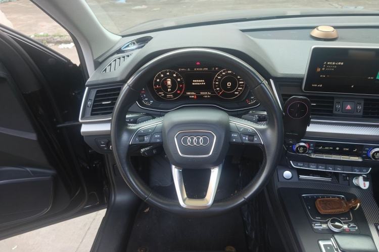 Used Audi Q5L 2020 45 TFSI Prestige Fashion Model Steering Wheel