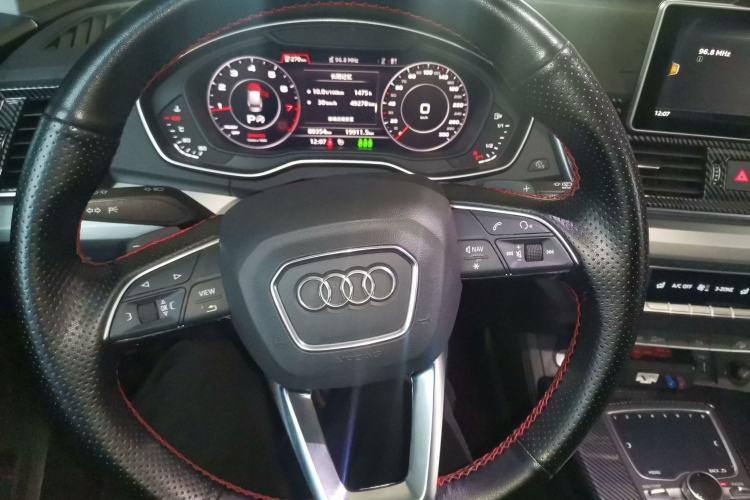 Used Audi Q5L 2020 45 TFSI Prestige Fashion Model Steering Wheel