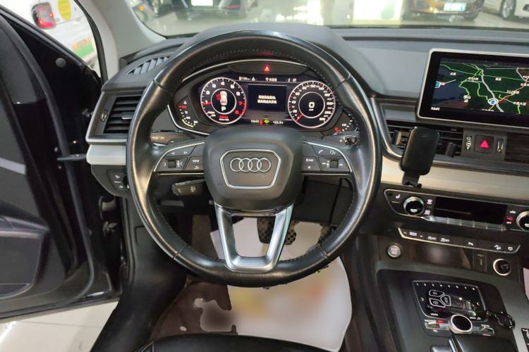 Used Audi Q5L 2020 Updated 40 TFSI Prestige Fashion Edition Steering Wheel