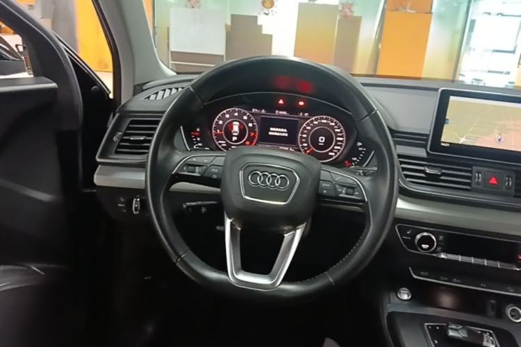 Used Audi Q5L 2020 Updated 40 TFSI Prestige Fashion Edition Steering Wheel