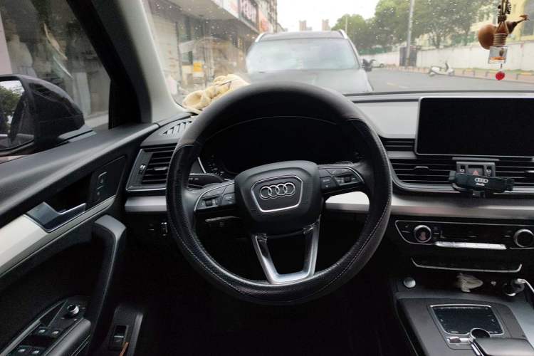 Used Audi Q5L 2020 Updated 40 TFSI Prestige Fashion Edition Steering Wheel