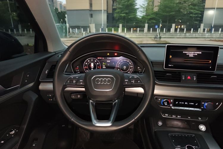 Used Audi Q5L 2020 Updated 40 TFSI Prestige Fashion Edition Steering Wheel