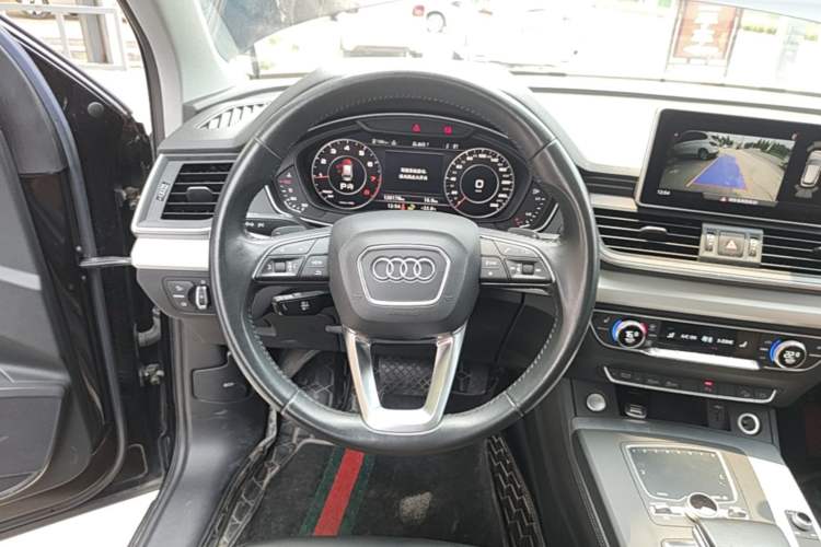 Used Audi Q5L 2020 Updated 40 TFSI Prestige Fashion Edition Steering Wheel
