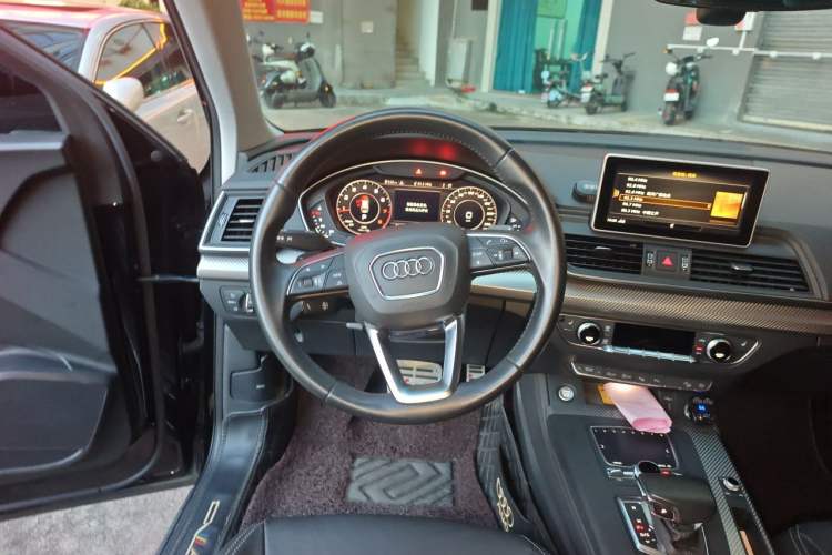 Used Audi Q5L 2020 45 TFSI Prestige Fashion Model Steering Wheel