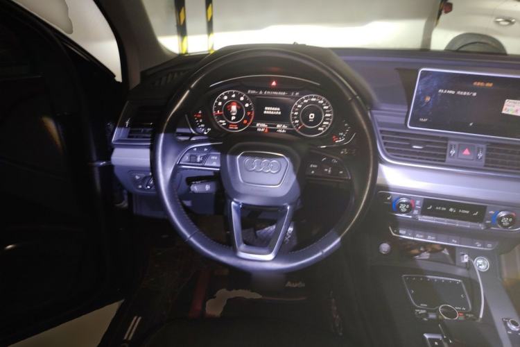 Used Audi Q5L 2020 Updated 40 TFSI Prestige Fashion Edition Steering Wheel