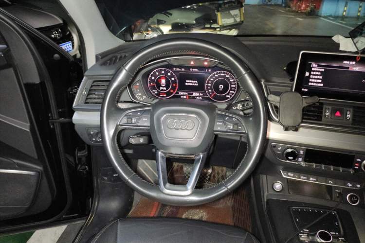 Used Audi Q5L 2020 Updated 40 TFSI Prestige Fashion Edition Steering Wheel