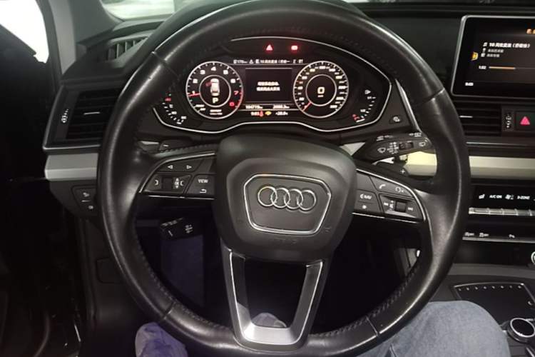 Used Audi Q5L 2020 Updated 40 TFSI Prestige Fashion Edition Steering Wheel