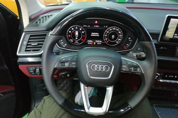 Used Audi Q5L 2020 Updated 40 TFSI Prestige Fashion Edition Steering Wheel