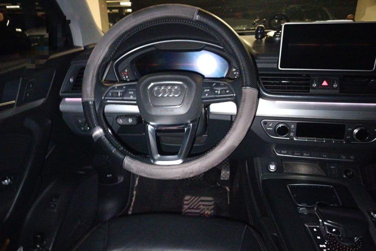 Used Audi Q5L 2020 Updated 40 TFSI Prestige Fashion Edition Steering Wheel