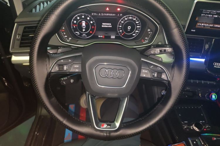 Used Audi Q5L 2020 Updated 40 TFSI Prestige Fashion Edition Steering Wheel