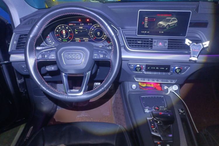 Used Audi Q5L 2020 45 TFSI Prestige Fashion Model Steering Wheel