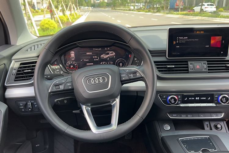 Used Audi Q5L 2020 Updated 40 TFSI Prestige Fashion Edition Steering Wheel