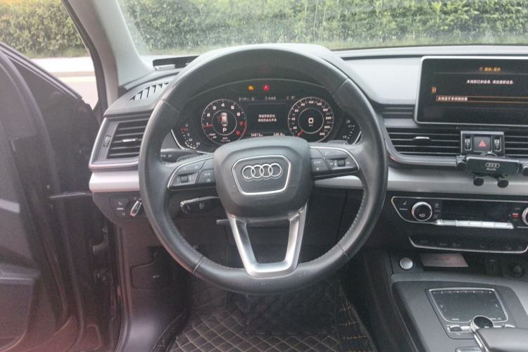 Used Audi Q5L 2020 Updated 40 TFSI Prestige Fashion Edition Steering Wheel