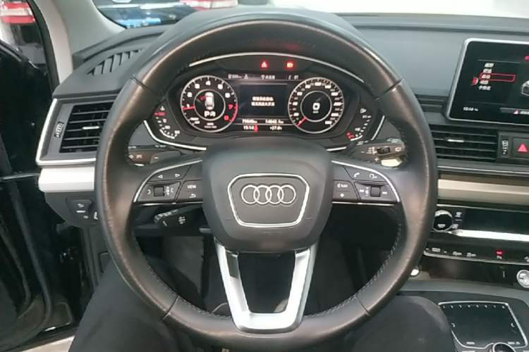 Used Audi Q5L 2020 Updated 40 TFSI Prestige Fashion Edition Steering Wheel