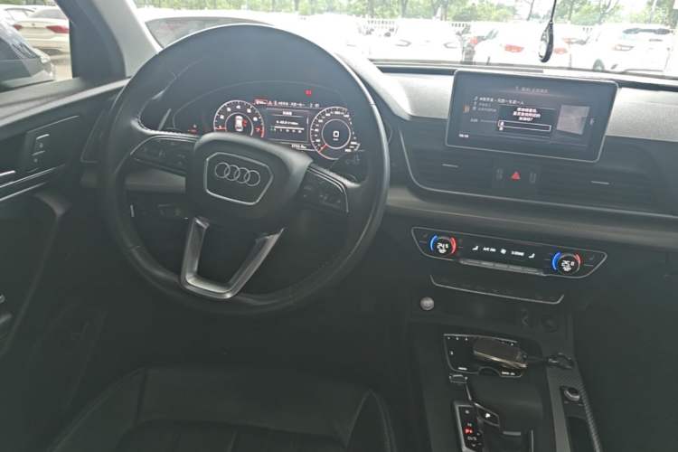 Used Audi Q5L 2020 45 TFSI Prestige Fashion Model Steering Wheel