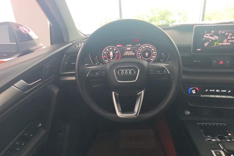 Used Audi Q5L 2020 45 TFSI Prestige Fashion Model Steering Wheel