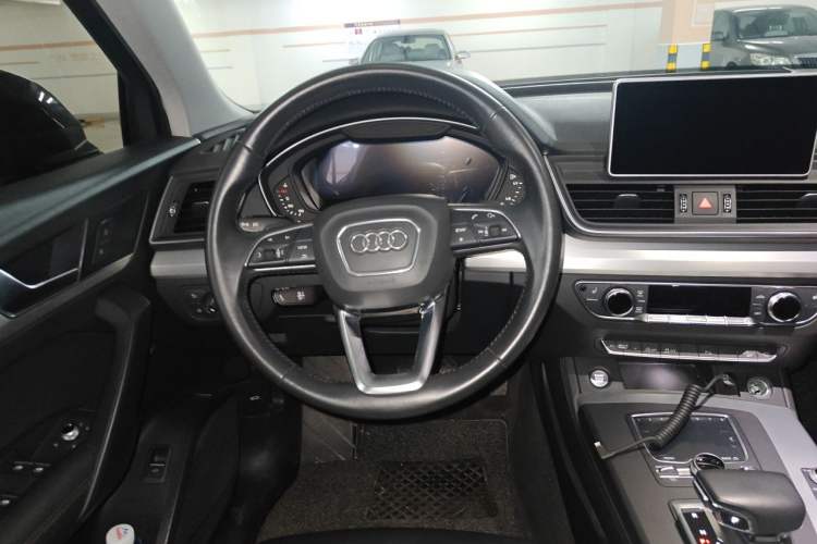 Used Audi Q5L 2020 Updated 40 TFSI Prestige Fashion Edition Steering Wheel