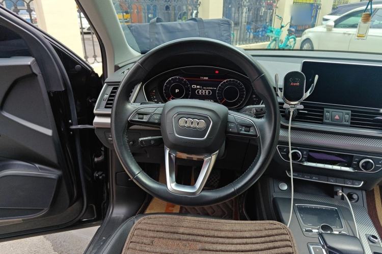 Used Audi Q5L 2020 Updated 40 TFSI Prestige Fashion Edition Steering Wheel
