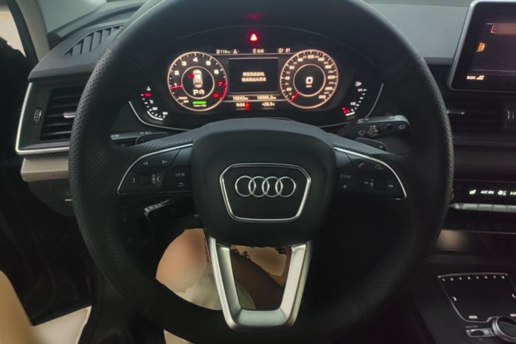 Used Audi Q5L 2020 45 TFSI Prestige Fashion Model Steering Wheel